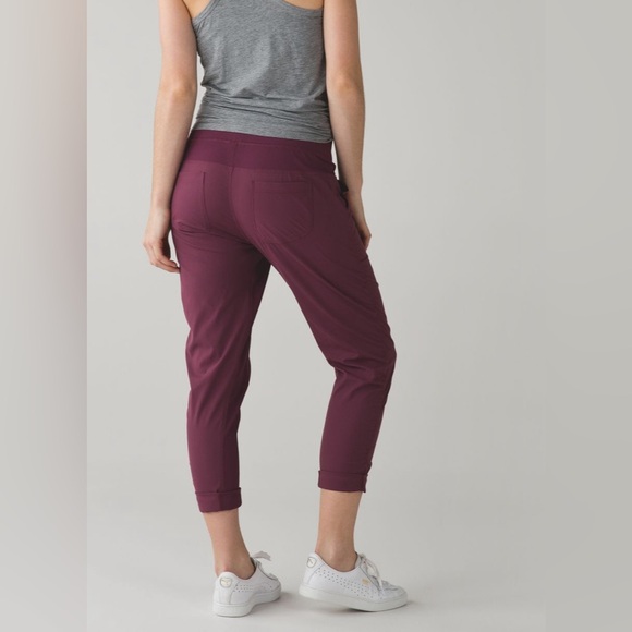 lululemon street to studio pants - Picture 3 of 3